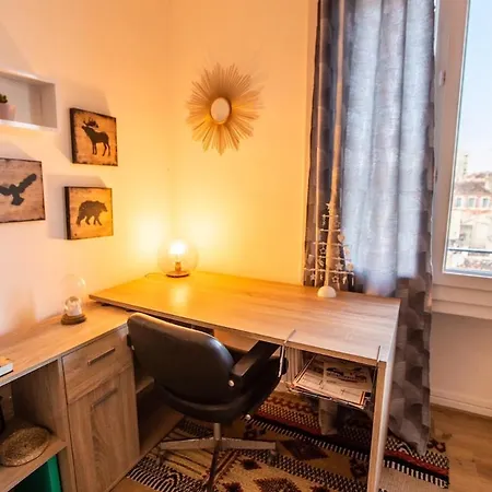 T2 Cosy, Vue Exceptionnelle, Hypercentre, 5mn Gare Marseille