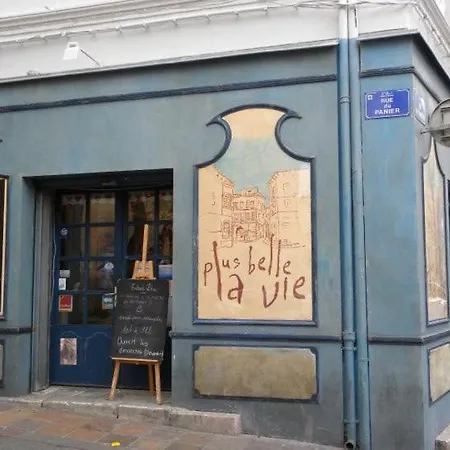 T2 Cosy, Vue Exceptionnelle, Hypercentre, 5mn Gare * Marseille